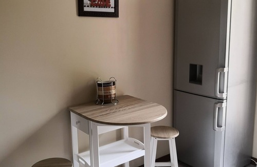 Treignac Apartment | Comfortable apartment in a haven of greenery.