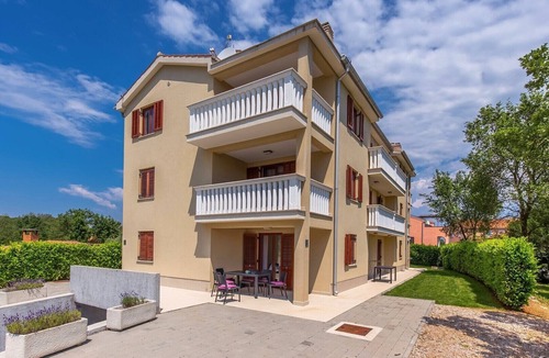 Vantacici Apartment | Comfortable Apartment Mike 5 with balcony