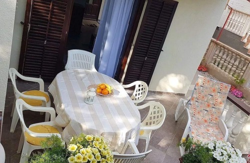 Nin House | Comfortable apartment near the sand beach