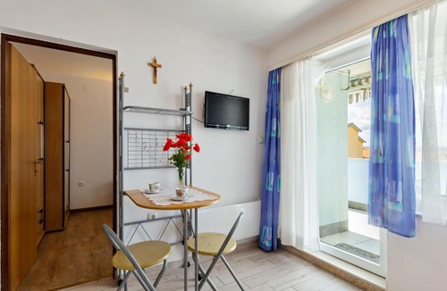Jadranovo Apartment | Comfortable Apartment in Jadranovo near Seabeach