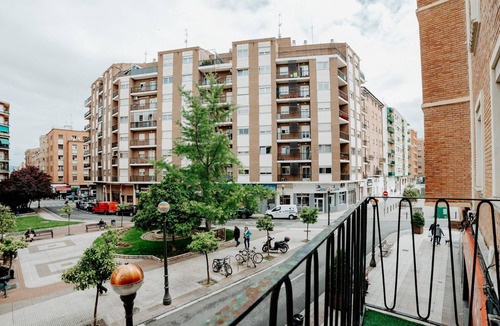 Logrono Apartment | Comfortable Apartment with Terrace in Logroño
