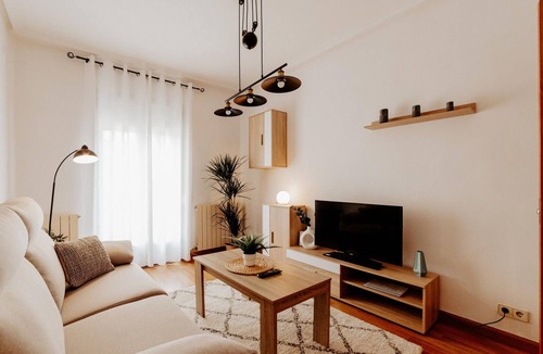 Logrono Apartment | Comfortable Apartment with Terrace in Logroño