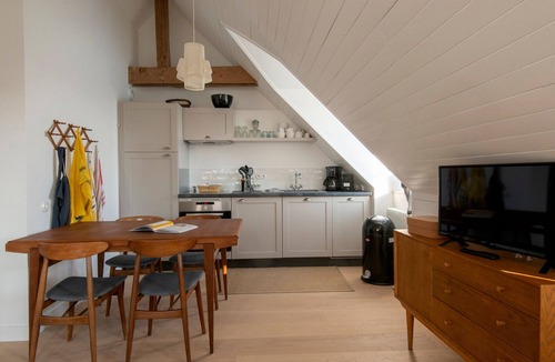 Sauzon Apartment | Comfortable Apartment with Panoramic View in Sauzon