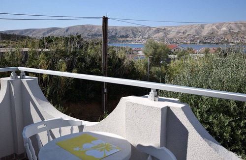 Pag Apartment | Comfortable apartment with balcony