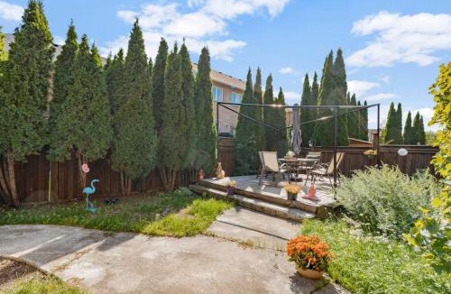 Richmond Hill House | Comfortable Basement Private Room with Ensuite Near Plaza