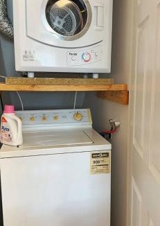Richmond Hill House | Comfortable Basement Private Room with Ensuite Near Plaza