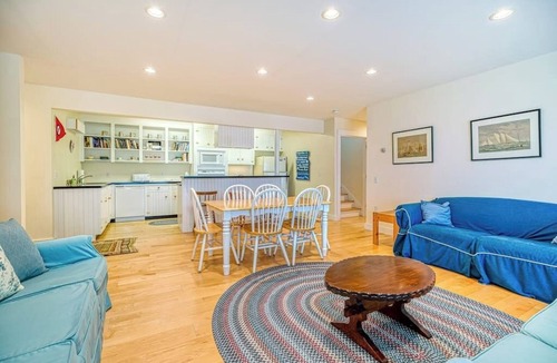 Seal Cove House | Comfortable bayfront home with beautiful views, large deck & on-site tennis