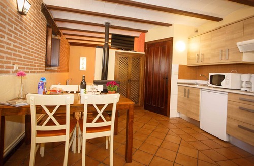 Robregordo Apartment | Comfortable bedroom apartment and sofa bed on the ground floor with fireplace