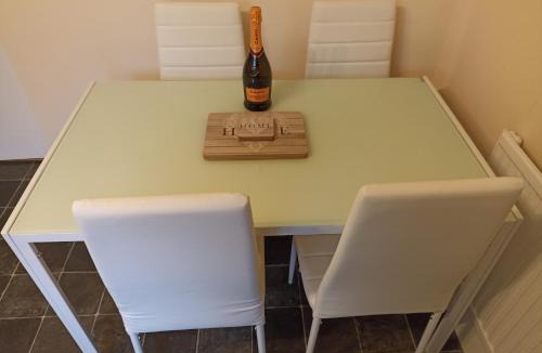 Billericay Apartment | Comfortable Billericay Home