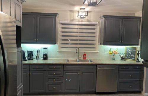 Applewood House | Comfortable & Bright 4BD Stay Near Pearson Airport & Downtown Toronto