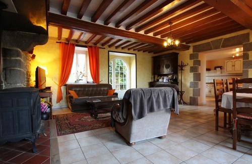 La Haye-Bellefond Cottage | Comfortable cottage by a castle with activities