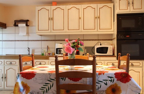 La Haye-Bellefond Cottage | Comfortable cottage by a castle with activities