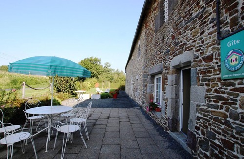 La Haye-Bellefond Cottage | Comfortable cottage by a castle with activities