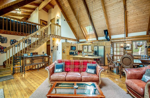 Divide House | Comfortable cabin home w/wood fireplace, mountain views, National Forest access