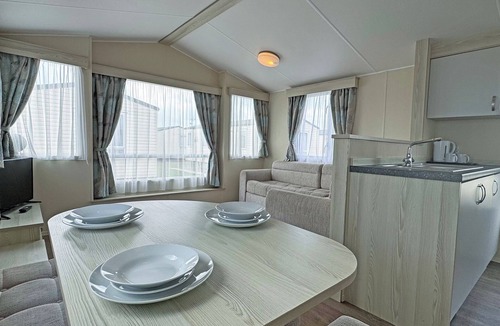 Mablethorpe and Sutton House | Comfortable caravan with one double and one twin.