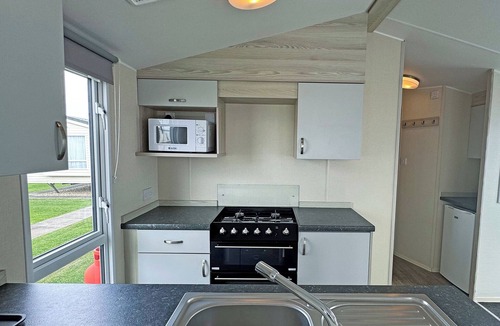 Mablethorpe and Sutton House | Comfortable caravan with one double and one twin.