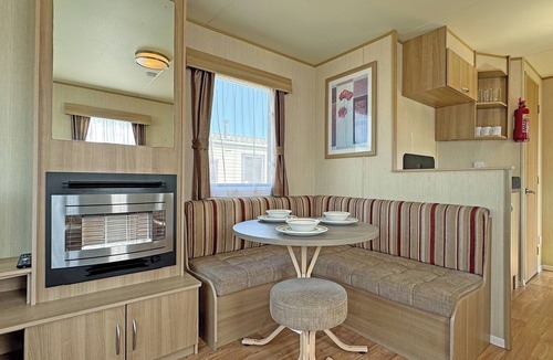Ingoldmells House | Comfortable caravan with one double and one twin.