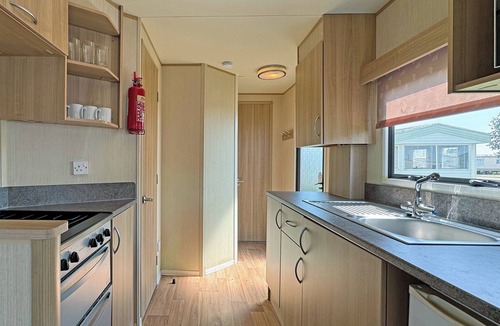 Ingoldmells House | Comfortable caravan with one double and one twin.