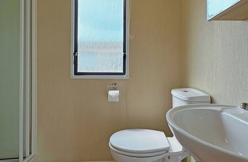 Ingoldmells House | Comfortable caravan with one double and one twin.