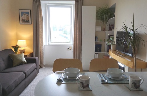 West End Apartment | Comfortable Central West End Suite