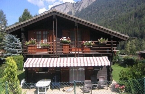 Saleinaz Ski Chalet | Comfortable chalet in an idyllic area. Fenced garden. Dogs accepted.