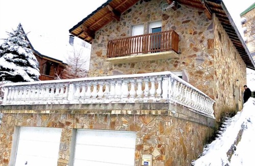Ax-les-Thermes Ski Chalet | Comfortable chalet 5 minutes from the slopes