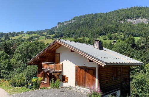 Flumet Ski Chalet | Comfortable chalet with panoramic view of the Aravis mountain range
