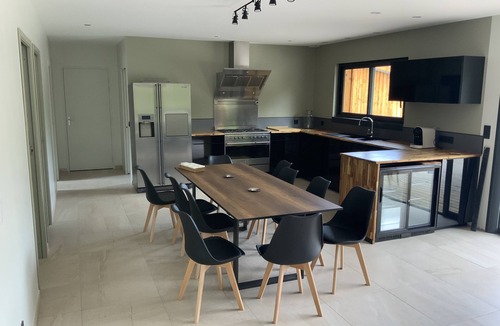 Vensac Ski Chalet | Comfortable chalet with heated pool