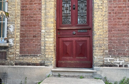 Anatole France Danton Apartment | Comfortable city center studio near train station