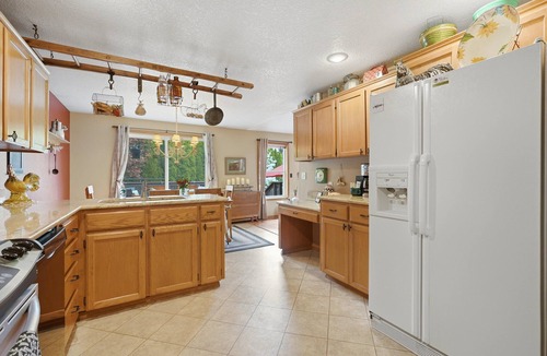 Dundee House | Comfortable & Clean | 2 King Beds | Single Level