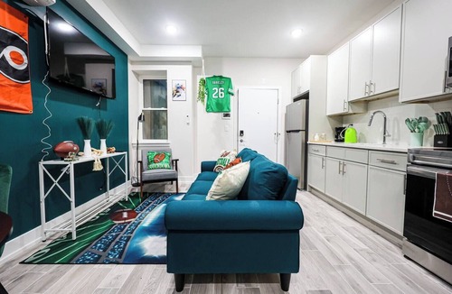 East Parkside Apartment | Comfortable, clean, and fully equipped for short or extended stays. Enjoy a hassle-free experience in a well-located, professionally managed space—perfect for work or relaxation.
