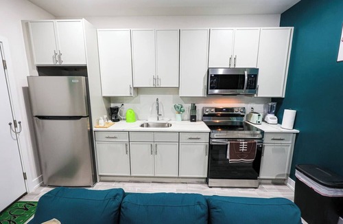 East Parkside Apartment | Comfortable, clean, and fully equipped for short or extended stays. Enjoy a hassle-free experience in a well-located, professionally managed space—perfect for work or relaxation.