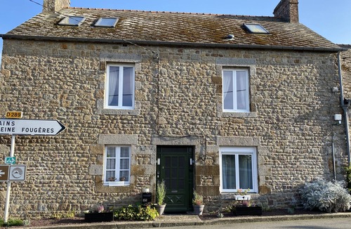 Roz-sur-Couesnon Apartment | Comfortable cosy apartment close to Mont Saint Michel