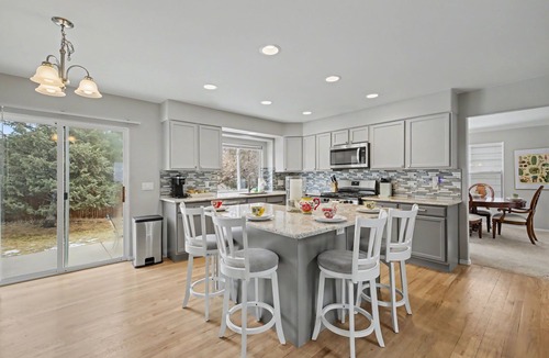 Briargate House | Comfortable Cozy Retreat Prime North Location