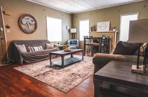 Arkansas City House | Comfortable Condo - sleeps 6