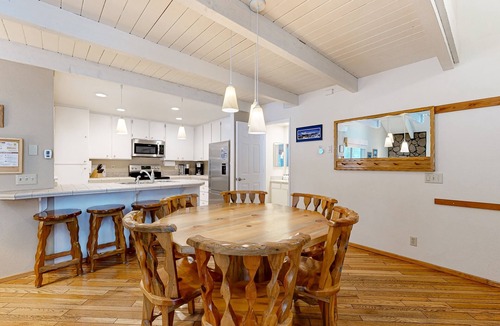 Tennis Village Condo | Comfortable condo w/shared pool, SHARC passes, trails, and more!