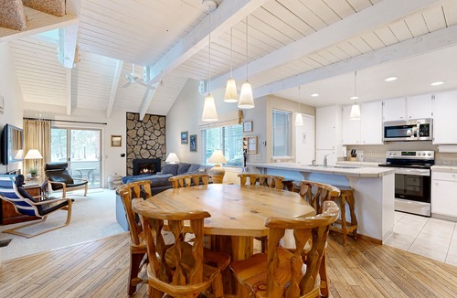 Tennis Village Condo | Comfortable condo w/shared pool, SHARC passes, trails, and more!