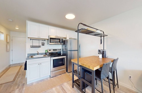 Evergreen Apartment | Comfortable condo with full kitchen - conveniently located