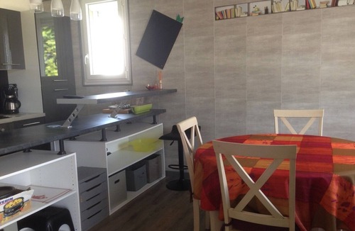 Brugheas Apartment | comfortable contemporary apartment *