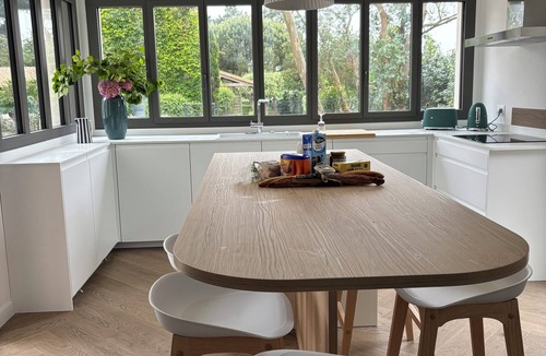 Pornic Bed & Breakfast | Comfortable, contemporary new villa just 10 minutes' walk from the beach.