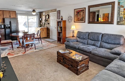 Hillcrest House | Comfortable, Convenient & Super Close to Everything