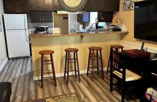 Alameda Apartment | Comfortable, convenient 2BR 2BA apt in Alameda