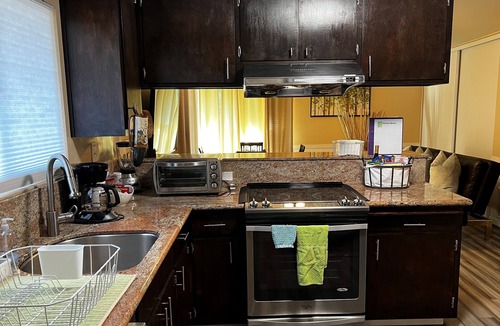 Alameda Apartment | Comfortable, convenient 2BR 2BA apt in Alameda