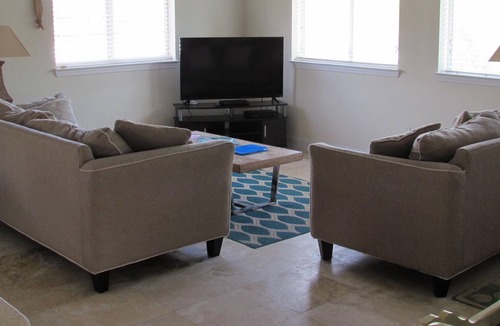 Pensacola Beach Cottage | Comfortable Cottage a Block Away from Beach