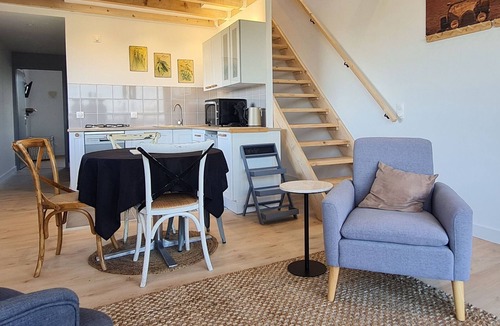 Vaudemont Apartment | Comfortable cottage at farm with private parking