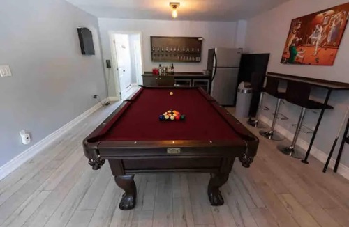 Bracebridge Cottage | Comfortable cottage for 14 people with pool, hot tub, games, and more.