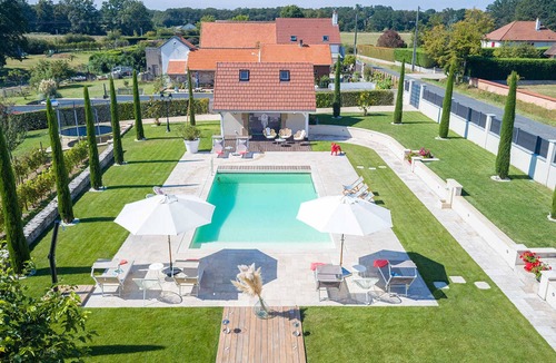 Hauterive Cottage | Comfortable cottage with shared pool in Hauterives