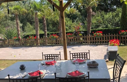 Hauterive Cottage | Comfortable cottage with shared pool in Hauterives