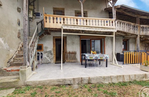 Cremeaux Cottage | Comfortable countryside cottage with terrace