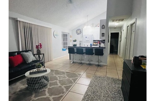 Lake St. George Villa | Comfortable, Cozy & Peaceful Home Close to Beach